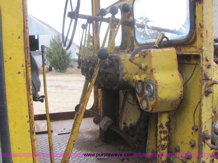 image for item 6768 Caterpillar Cat 12 motor grader