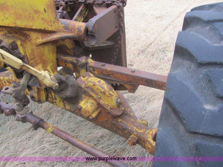 image for item 6768 Caterpillar Cat 12 motor grader