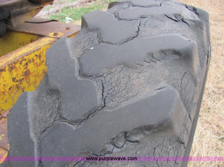 image for item 6768 Caterpillar Cat 12 motor grader