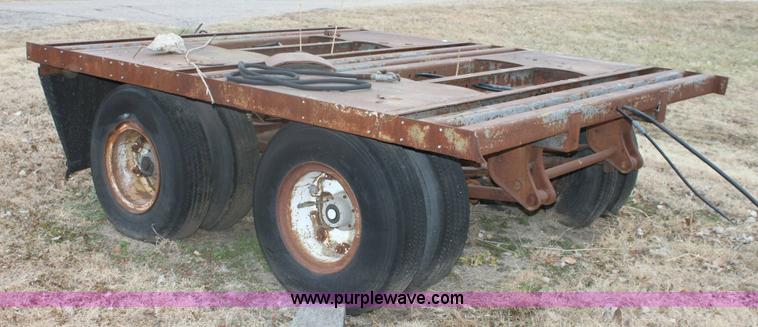 image for item 6773 Semi trailer running gear