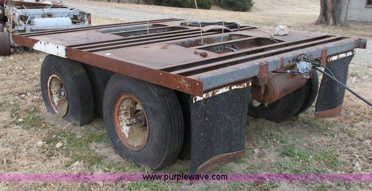 image for item 6773 Semi trailer running gear