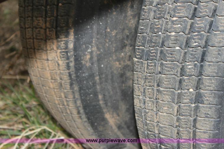 image for item 6773 Semi trailer running gear