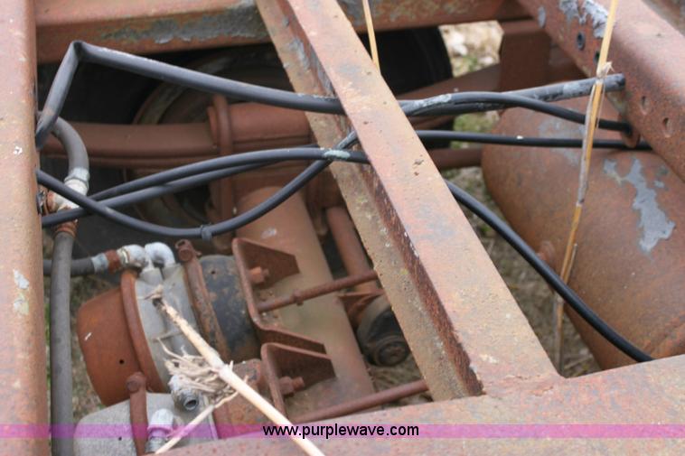 image for item 6773 Semi trailer running gear