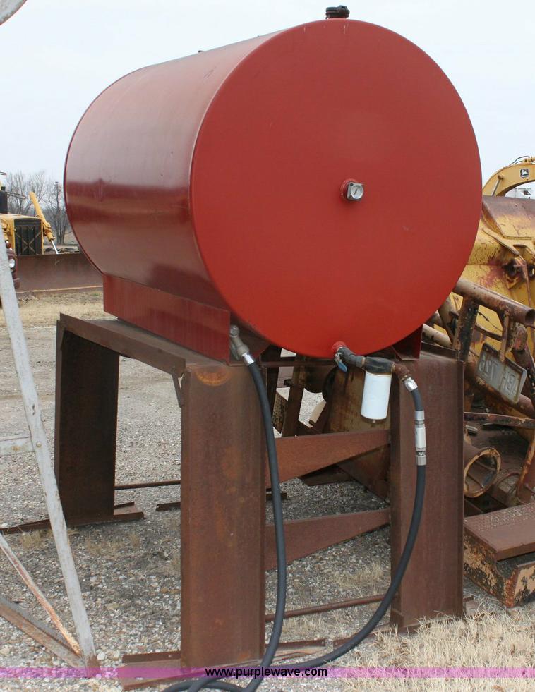 image for item 6775 300 gallon fuel tank
