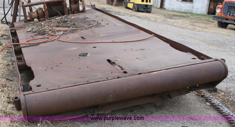 image for item 6776 Winch truck flat bed