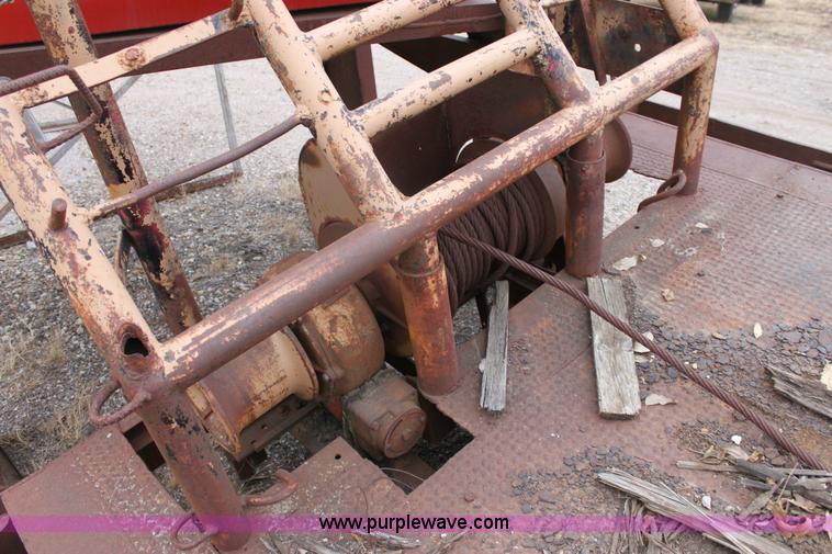image for item 6776 Winch truck flat bed