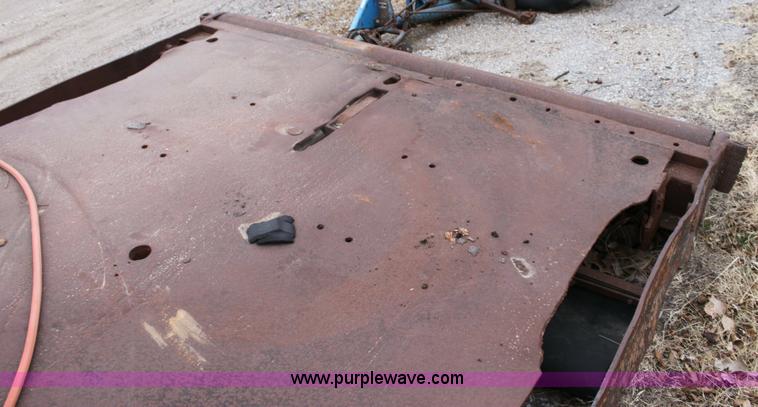 image for item 6776 Winch truck flat bed