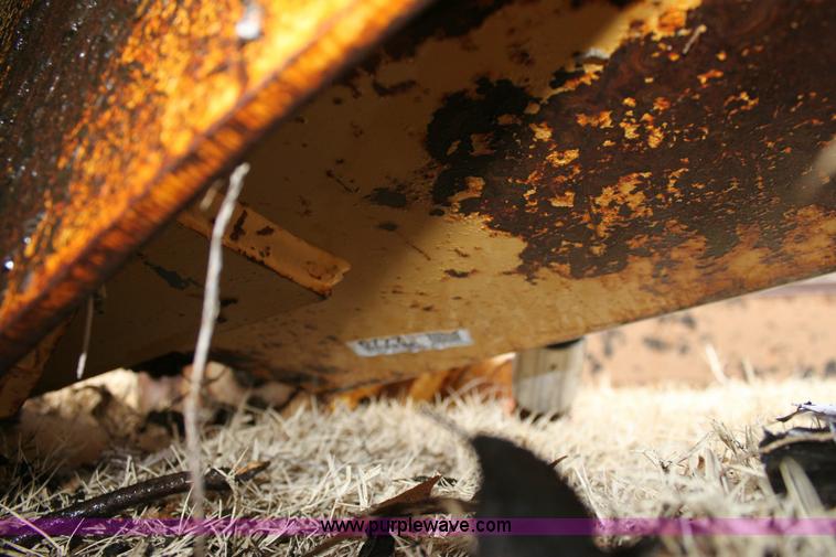 image for item 6776 Winch truck flat bed