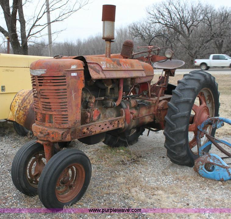 image for item 6781 Farmall M tractor