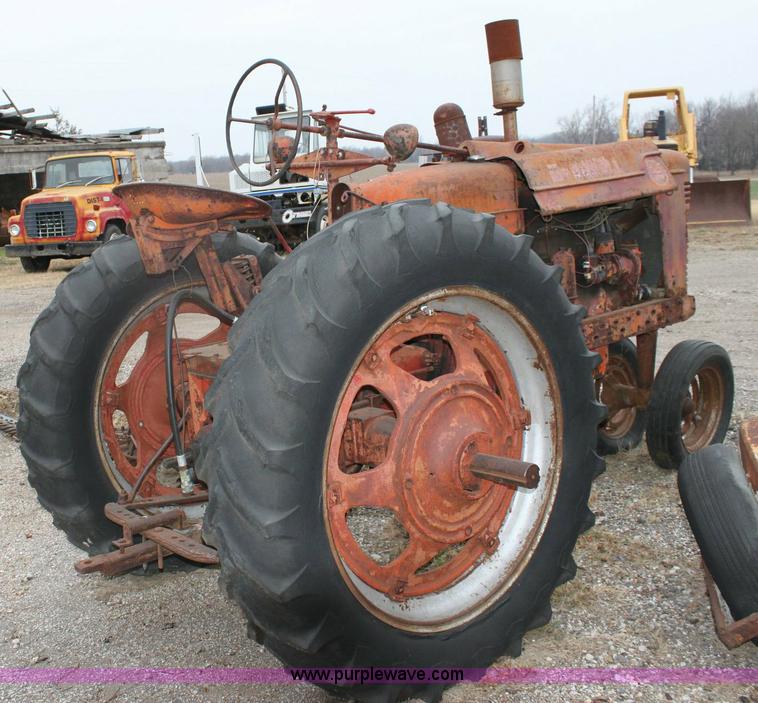 image for item 6781 Farmall M tractor