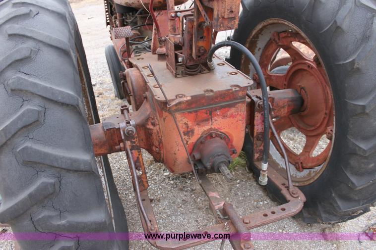 image for item 6781 Farmall M tractor