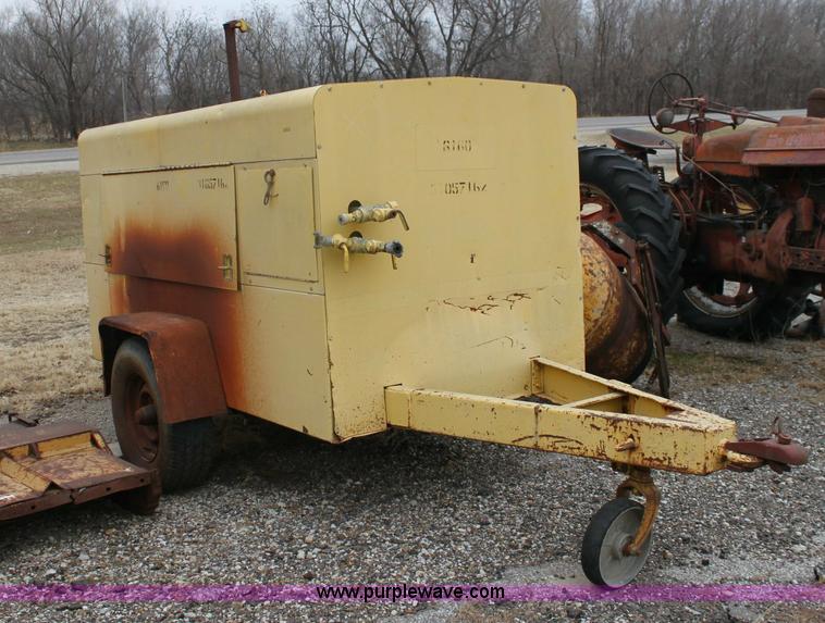 image for item 6782 Ingersoll Rand 185 trailer mounted air compressor