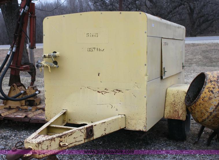 image for item 6782 Ingersoll Rand 185 trailer mounted air compressor