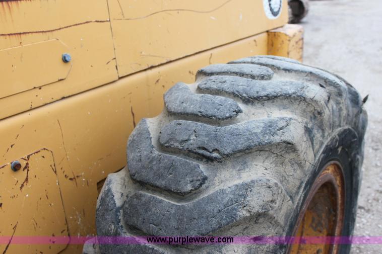 image for item 6786 1992 Dresser 520 C articulated loader