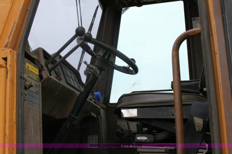 image for item 6786 1992 Dresser 520 C articulated loader