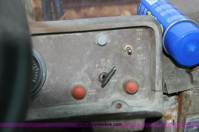 image for item 6786 1992 Dresser 520 C articulated loader