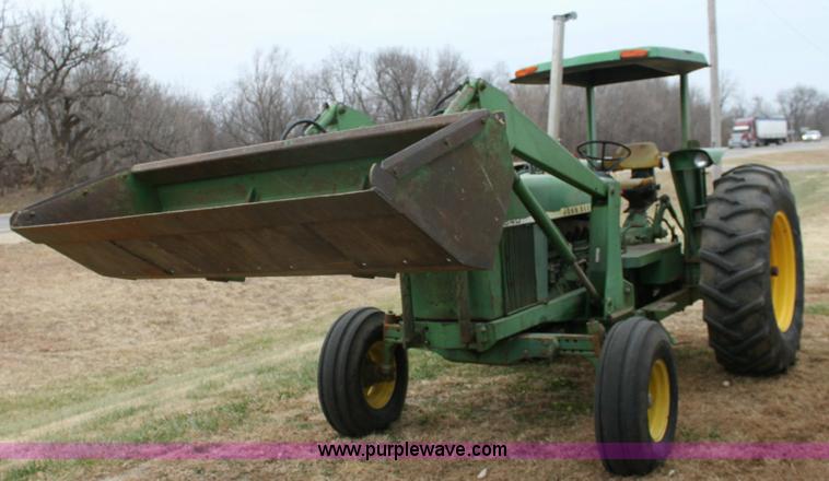 image for item 6789 John Deere 2840 tractor and loader