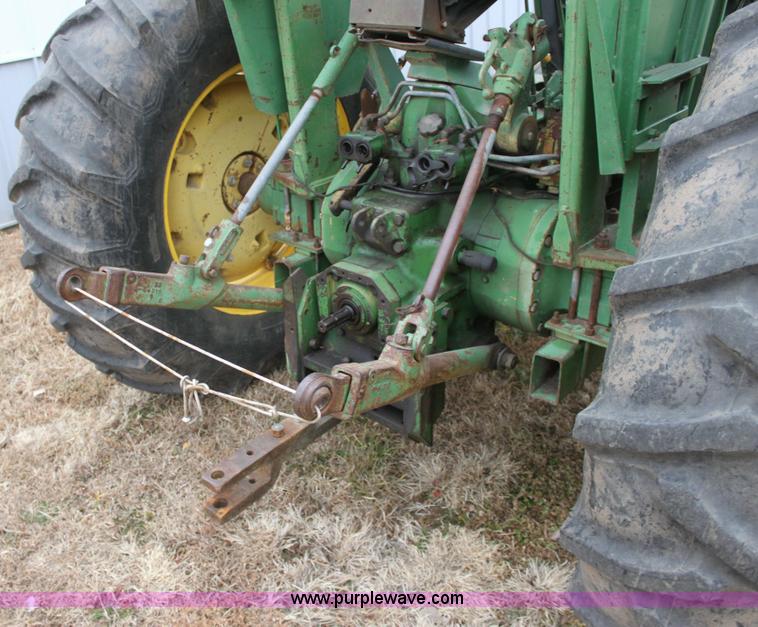 image for item 6789 John Deere 2840 tractor and loader