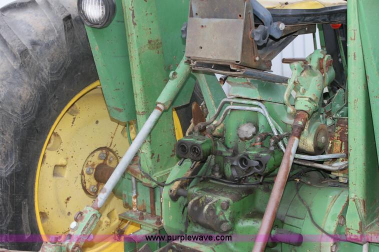 image for item 6789 John Deere 2840 tractor and loader