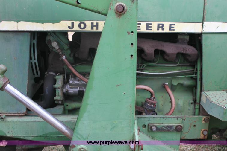 image for item 6789 John Deere 2840 tractor and loader