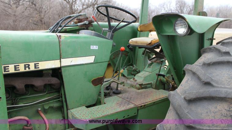 image for item 6789 John Deere 2840 tractor and loader