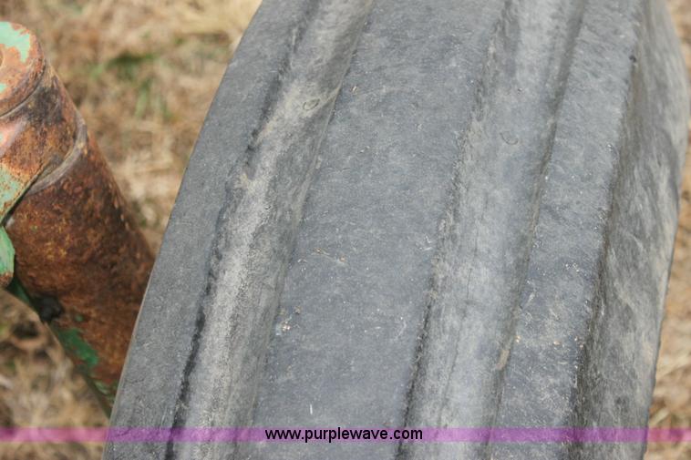 image for item 6789 John Deere 2840 tractor and loader