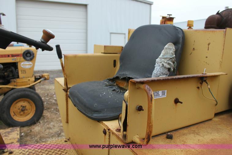 image for item 6792 Tampo roller packer