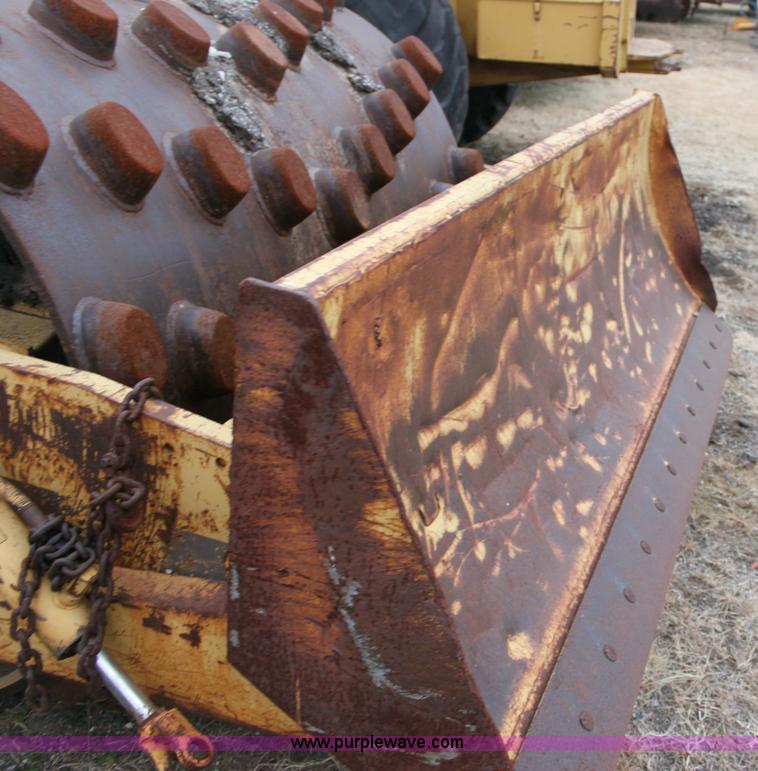 image for item 6792 Tampo roller packer