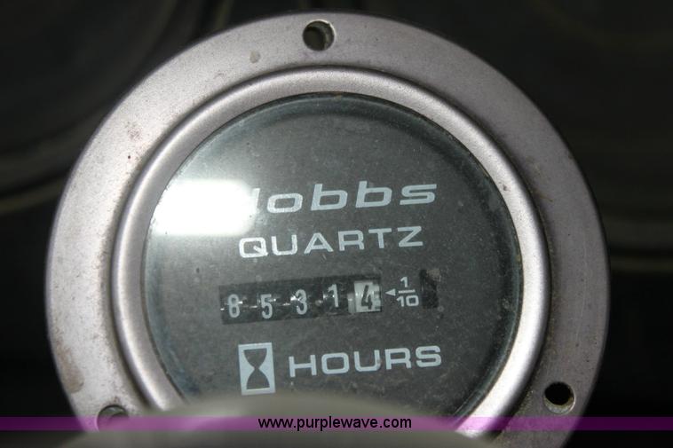 image for item 6793 1986 GMC Topkick 7000 bucket truck