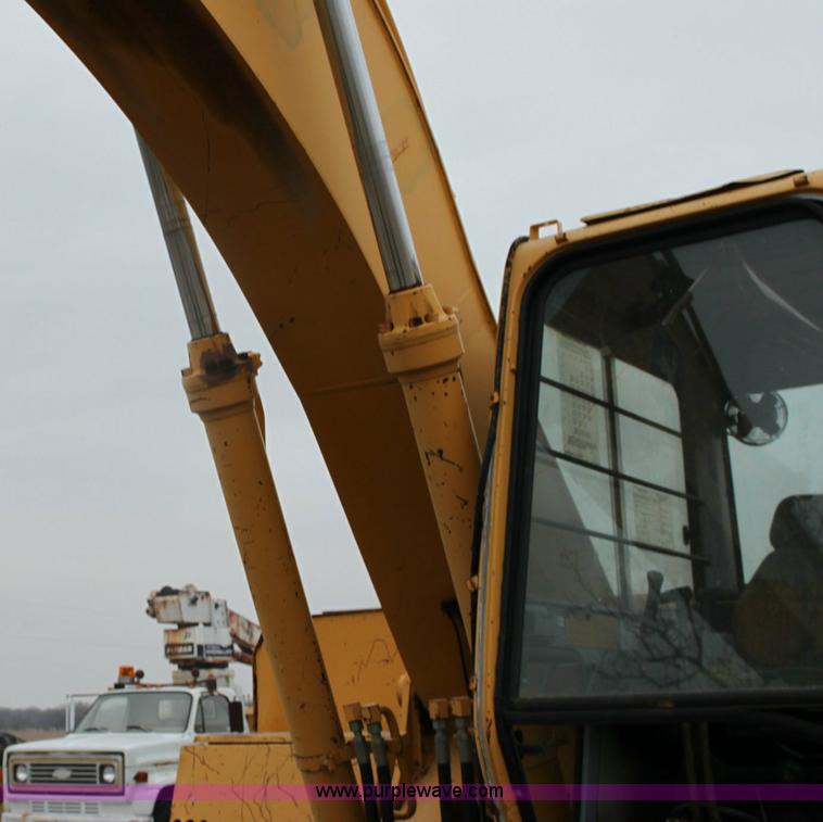 image for item 6794 1995 John Deere 690ELC excavator