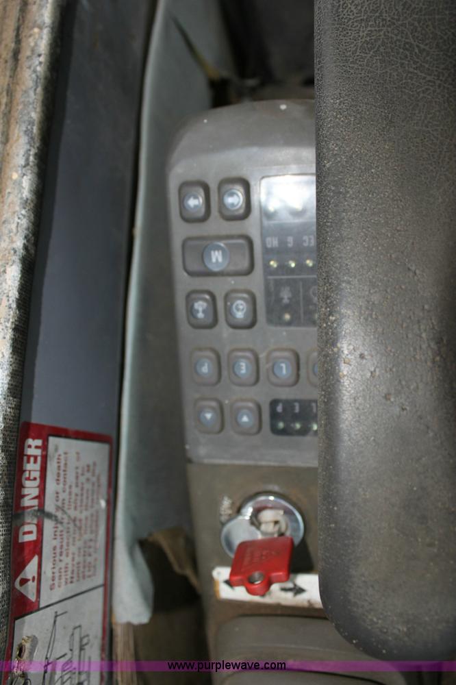 image for item 6794 1995 John Deere 690ELC excavator