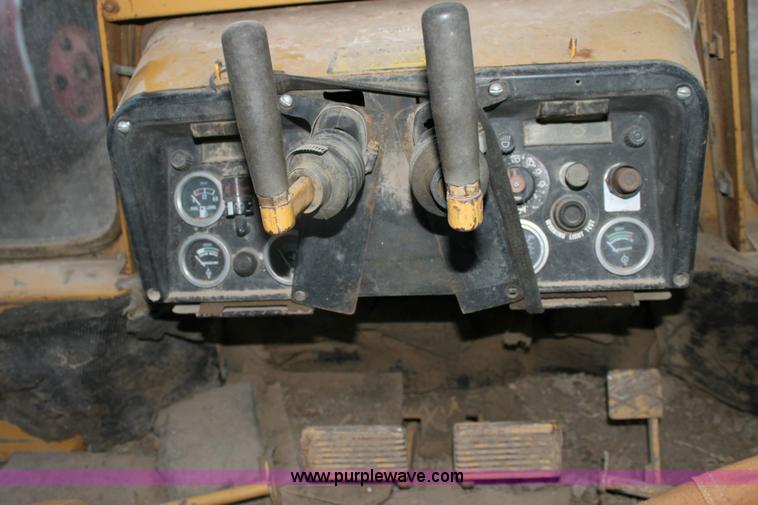 image for item 6795 1982 Fiat-Allis 10C dozer