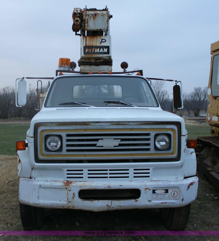 image for item 6796 1978 Chevrolet CBS boom truck