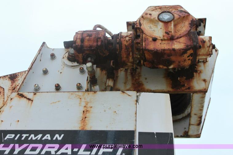 image for item 6796 1978 Chevrolet CBS boom truck