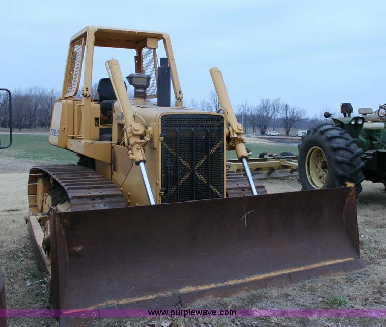 image for item 6798 John Deere 750B-LT dozer