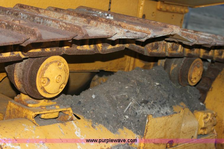 image for item 6798 John Deere 750B-LT dozer