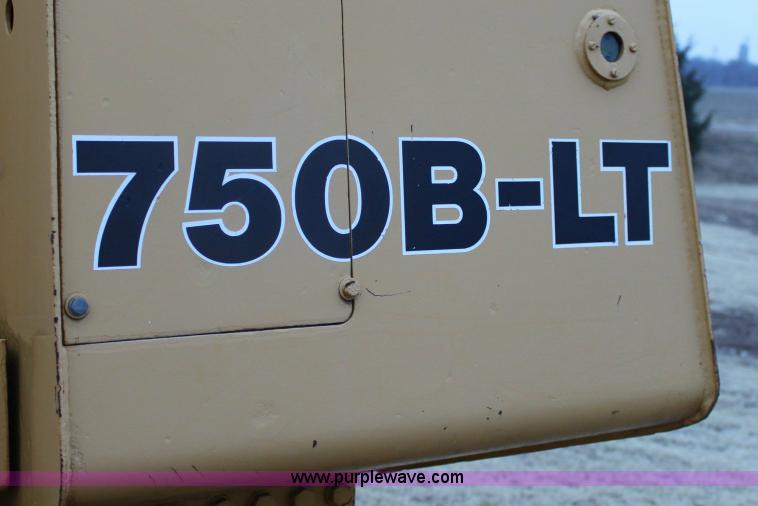 image for item 6798 John Deere 750B-LT dozer