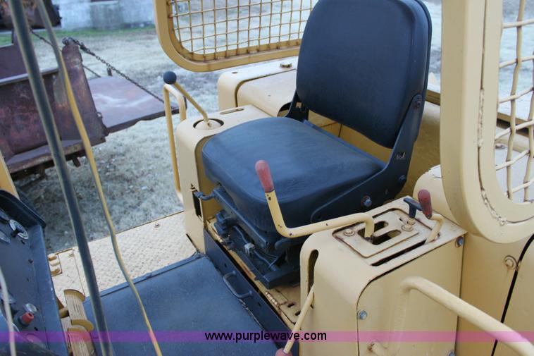 image for item 6798 John Deere 750B-LT dozer