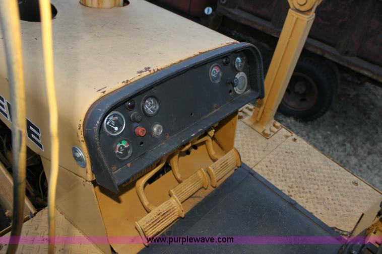 image for item 6798 John Deere 750B-LT dozer