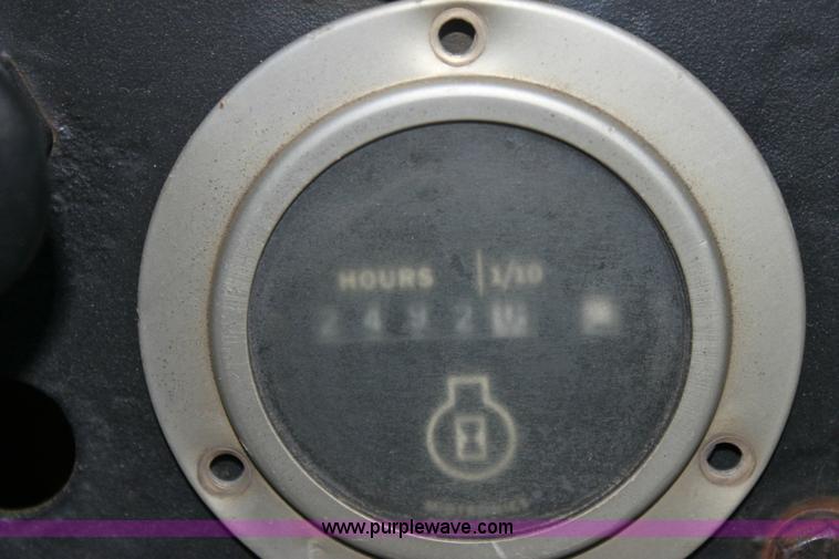 image for item 6798 John Deere 750B-LT dozer