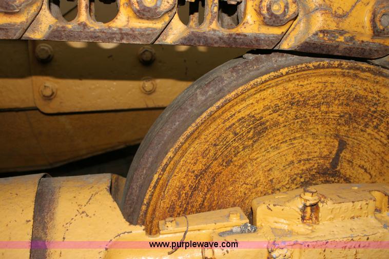 image for item 6798 John Deere 750B-LT dozer