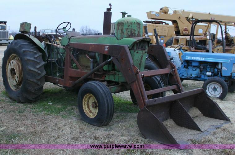 image for item 6799 John Deere 4020 tractor and loader