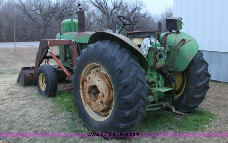 image for item 6799 John Deere 4020 tractor and loader