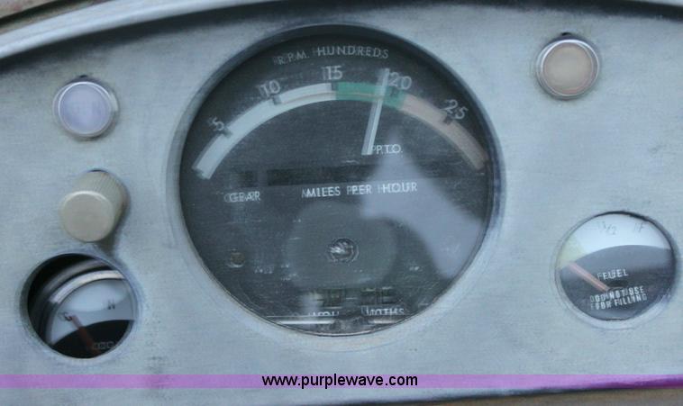 image for item 6799 John Deere 4020 tractor and loader