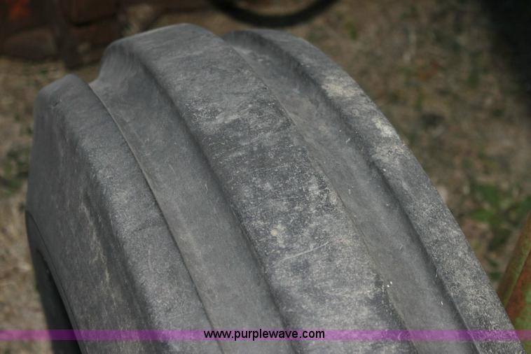 image for item 6799 John Deere 4020 tractor and loader