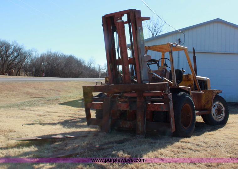 image for item 6802 Wiggins all-terrain forklift