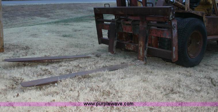 image for item 6802 Wiggins all-terrain forklift