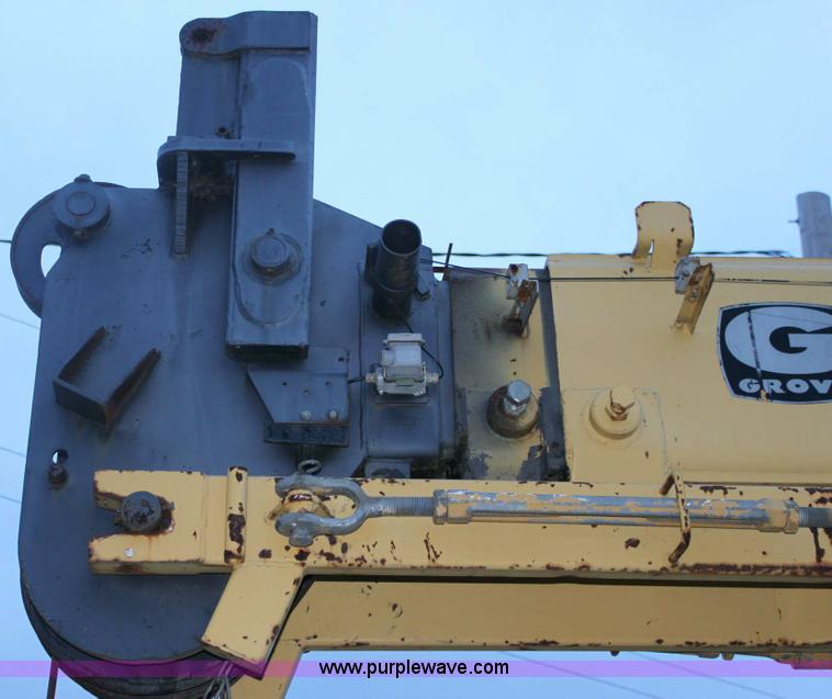 image for item 6803 Grove RT60S crane