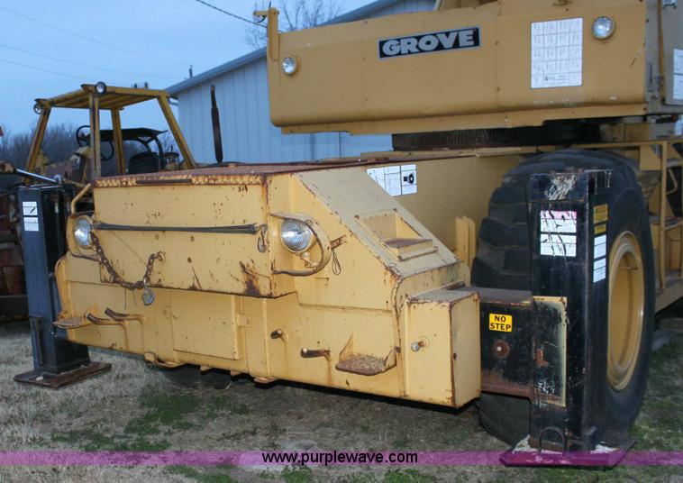 image for item 6803 Grove RT60S crane