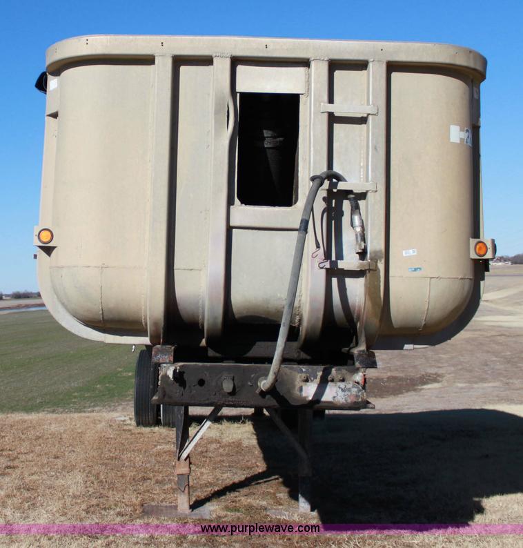 image for item 6805 1976 Freuhauf 28' end-dump semi trailer